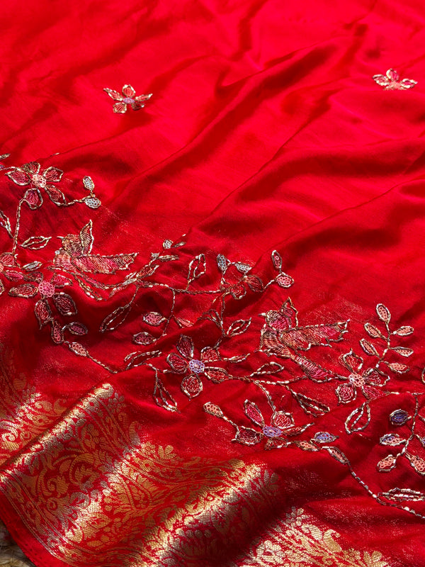Elegant Soft Chiffon Saree with Matching Blouse – Lightweight & Graceful