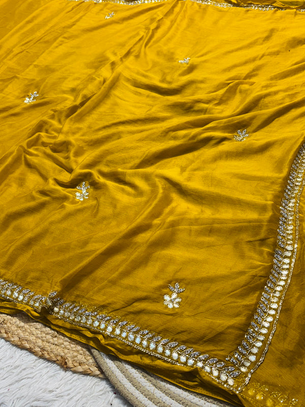 Elegant Chiffon Saree with Running Blouse Piece