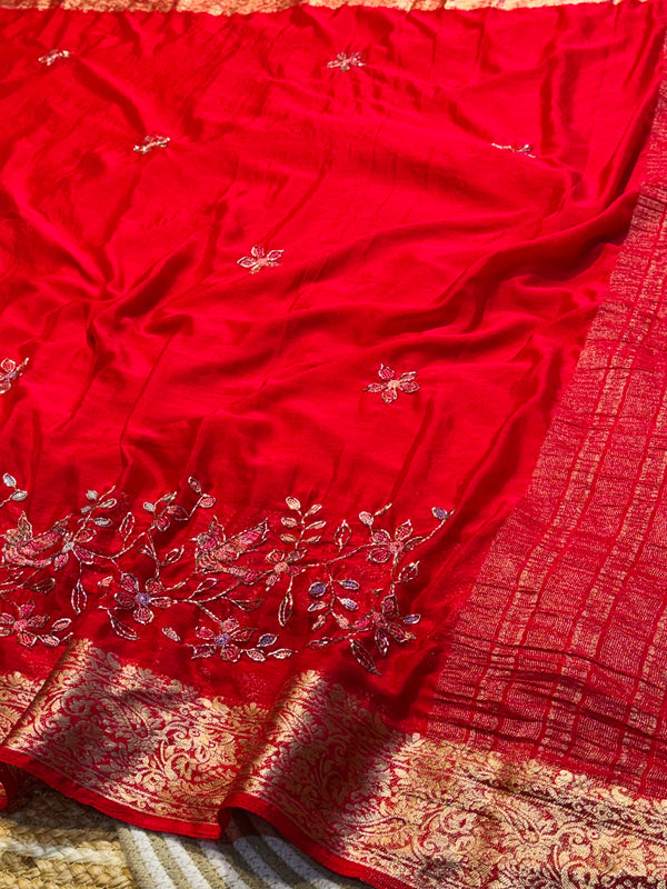Elegant Soft Chiffon Saree with Matching Blouse – Lightweight & Graceful