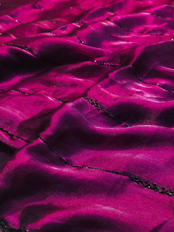 Elegant Designer Saree with Premium Fabric & Intricate Detailing