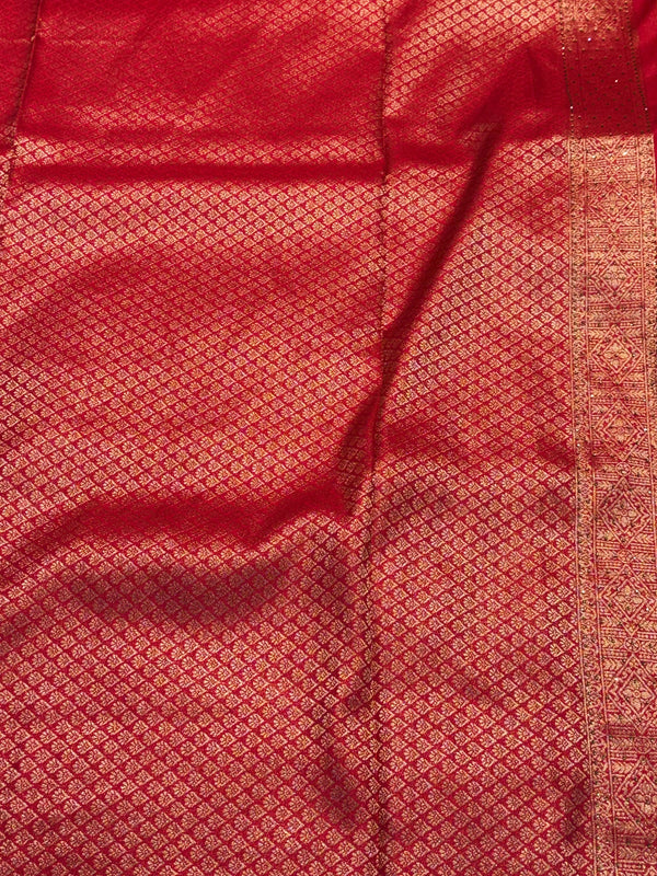 Elegant Soft Silk Saree with Designer Blouse Piece