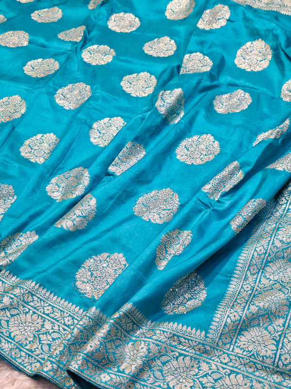 Elegant Pure Silk Saree with Rich Traditional Weave