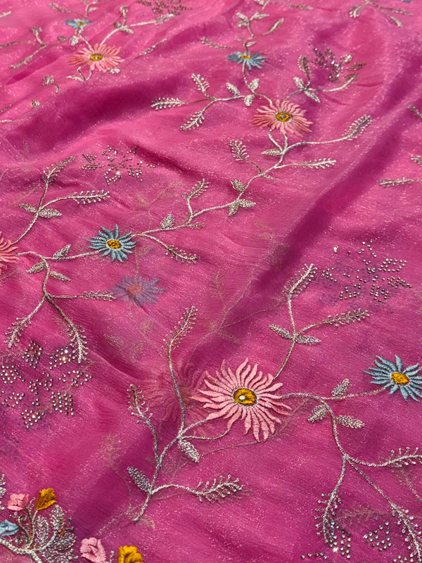 Premium Elegant Chiffon Saree with Soft Flow & Minimalist Design
