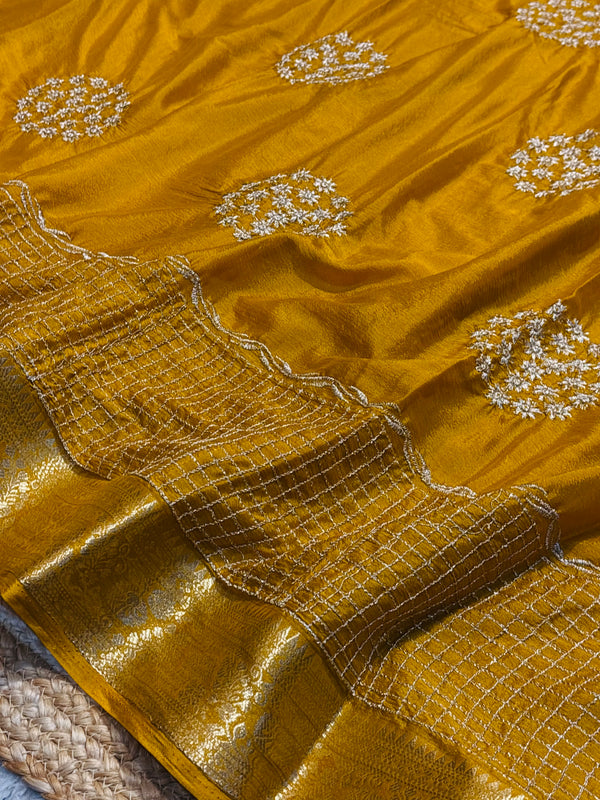 Designer Embroidered Saree with Elegant Border & Rich Pallu