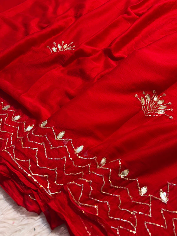Elegant Chiffon Saree with Running Blouse Piece